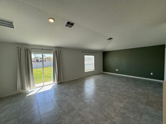 Building Photo - 2185 Pocky Wy