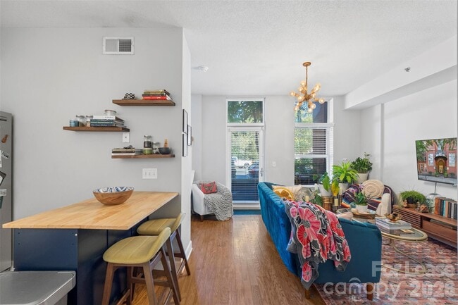 Foto del edificio - 1320 Fillmore Ave