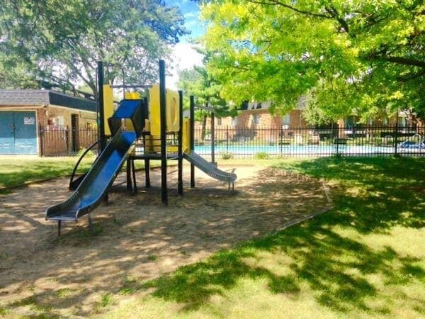 Building Photo - Greenway Park Apartments
