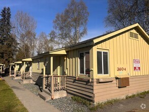 Building Photo - 3604 Oregon Dr