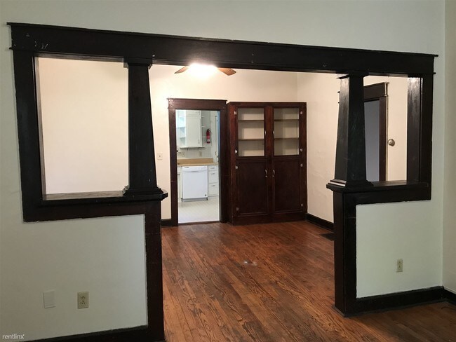 Foto del edificio - 3 br, 1 bath House - 201 E 16th St