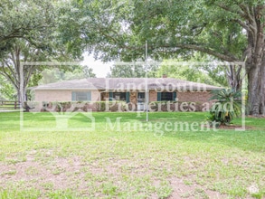 Building Photo - 2190 Belaire Dr
