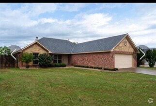 Building Photo - 7950 Starlight Dr