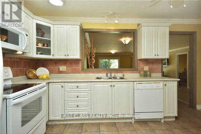 Building Photo - 1085 Pearson Dr