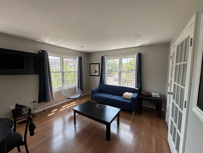 Building Photo - 35 Rutgers Dr