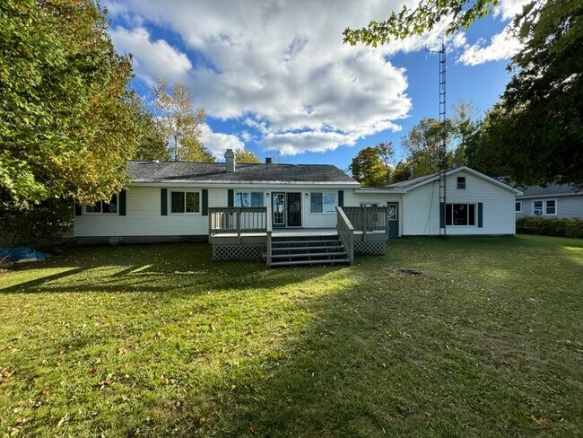 Foto del edificio - Gougeon Lake House