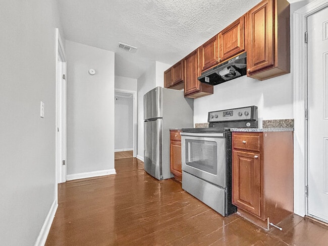 Building Photo - 5709 Milmar Dr S