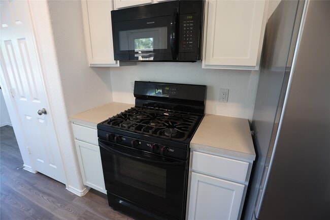 Building Photo - 1603 Oleander Grns Dr