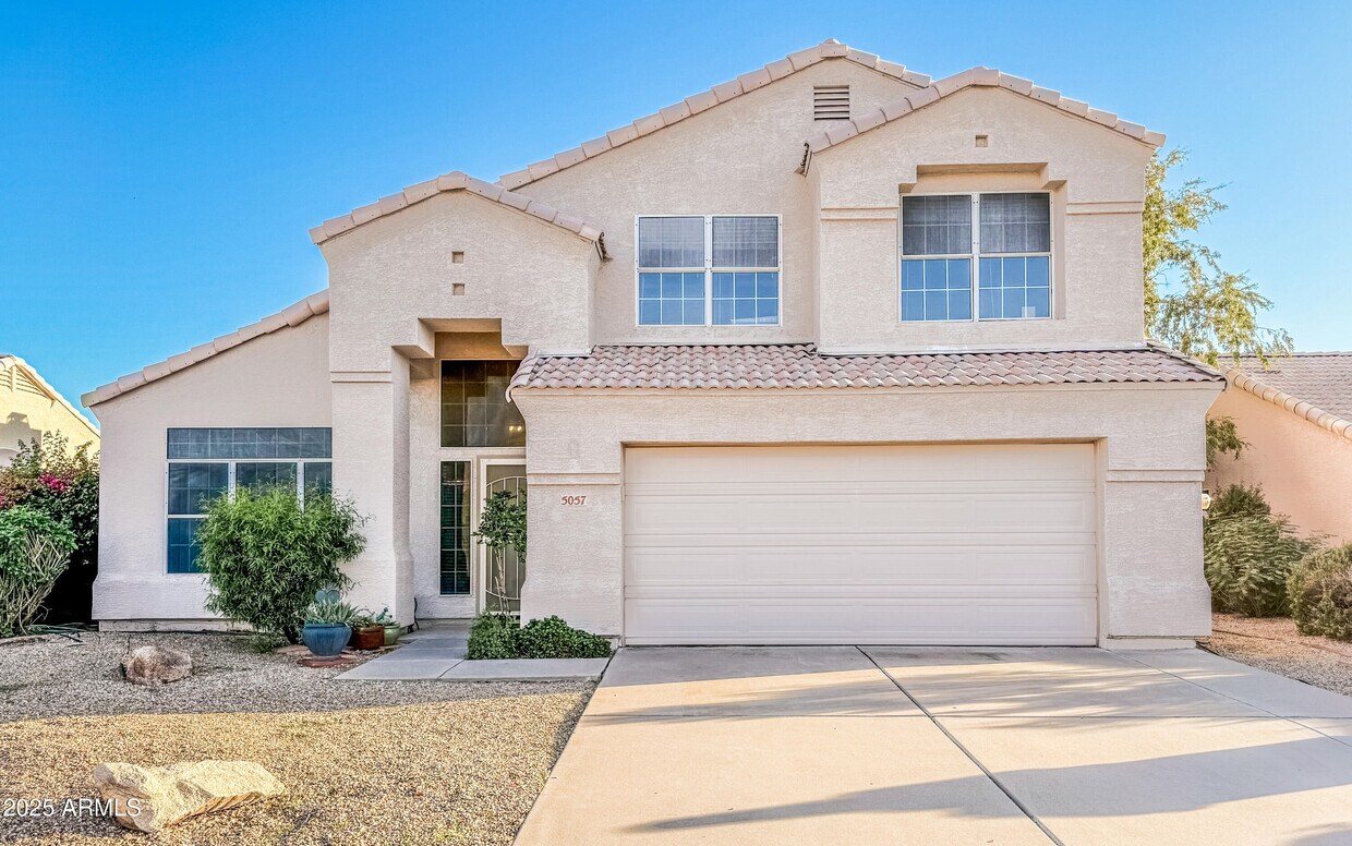 Foto principal - 5057 E Delta Ave