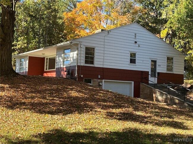 Building Photo - 656 Girard Ave