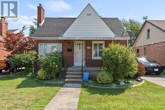 Building Photo - 852 Buckingham Rd