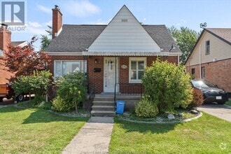 Building Photo - 852 Buckingham Rd