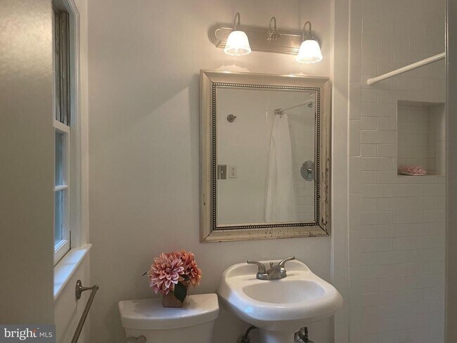 Building Photo - 908 Constellation Dr