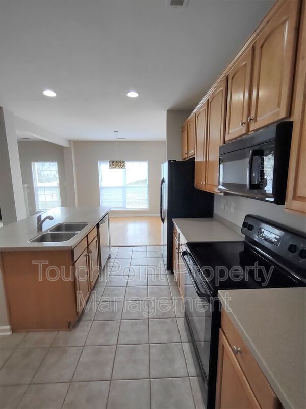 Building Photo - 13340 Meadowmere Rd