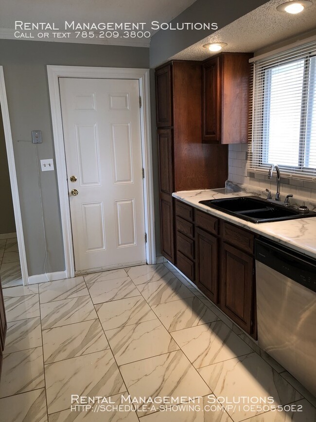 Foto del edificio - 7141 SW Glencrest Dr