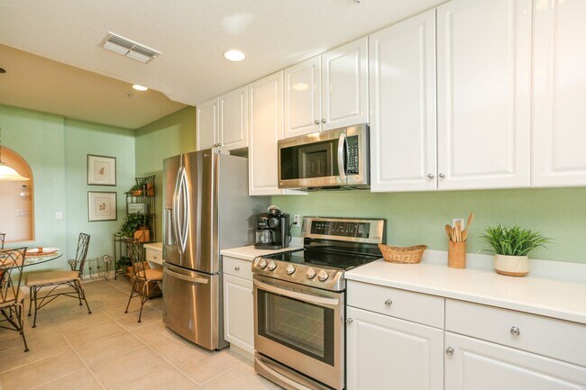 Foto del edificio - ** FIDDLER'S CREEK IN DEER CROSSING 3/2 FURNISHED SEASONAL 30 DAY RENTAL AVAILABLE STARTING MAY 2...