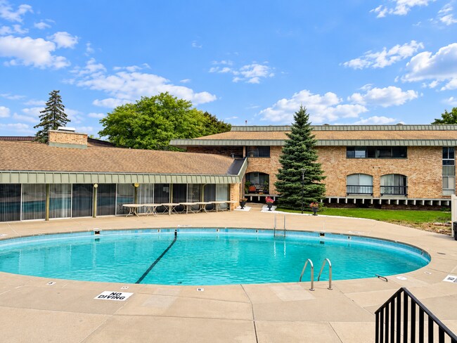 Foto del edificio - 4000 W Rivers Edge Cir