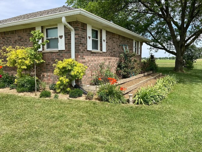 Building Photo - 286 Co Rd 150S