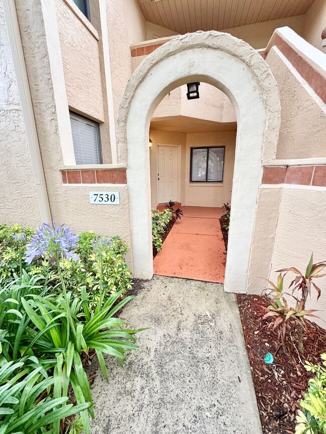 Building Photo - Dr. Phillips 3 Bed 2 Bath For Rent at soug...
