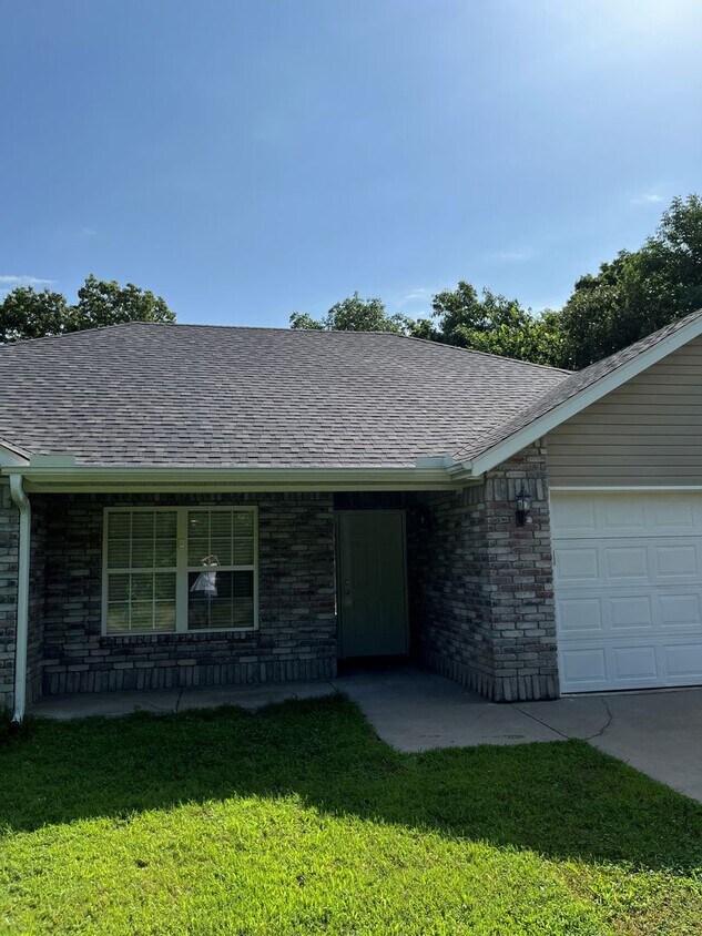 Primary Photo - Remodeled 3 bedroom 2 bath home, all new! ...