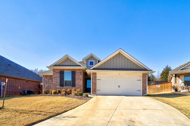 Building Photo - Charming 3-Bed Oasis in East Edmond