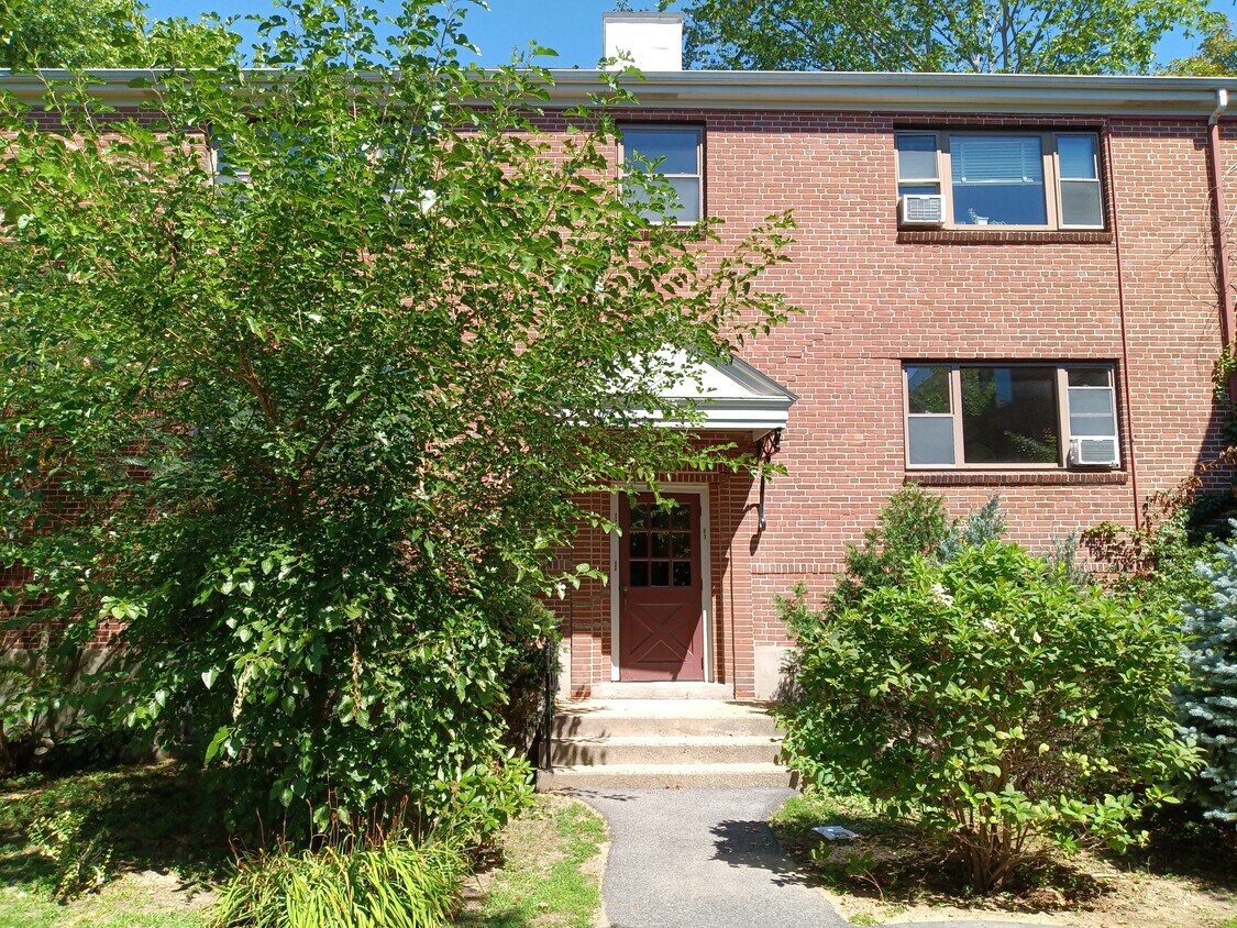 83 Norwood Ave Unit 4, Newton, MA 02459 Condo for Rent in Newton, MA