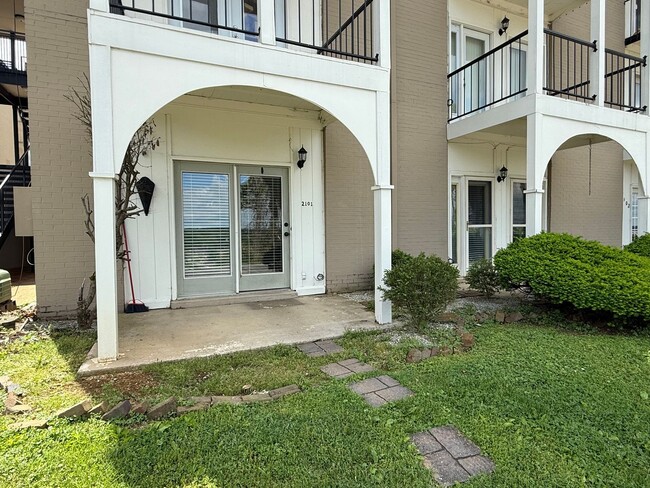 Building Photo - 5709 Lyons View Pike