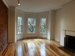 Building Photo - 329 Beacon St