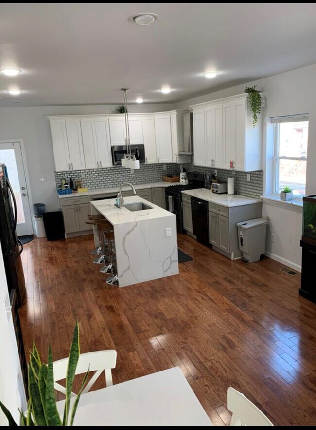 2581 E Huntingdon St, Philadelphia, PA 19125 Townhouse for Rent in Philadelphia, PA