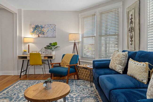 Foto del edificio - 2490 Main St