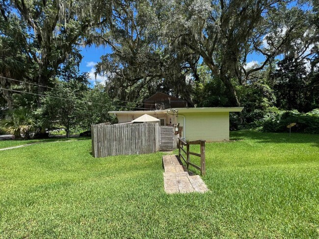 Building Photo - 1427 Fisher Ln