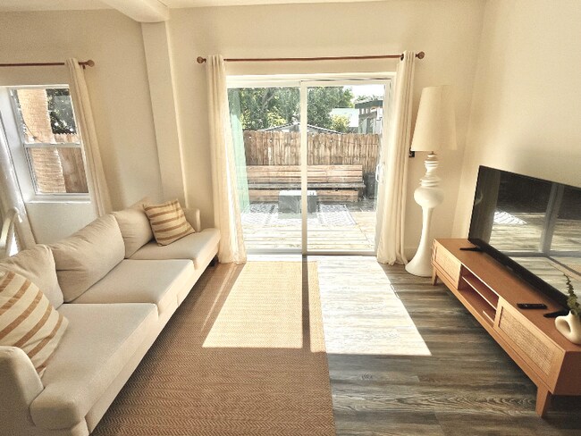 Foto del edificio - 679 NE 87th St