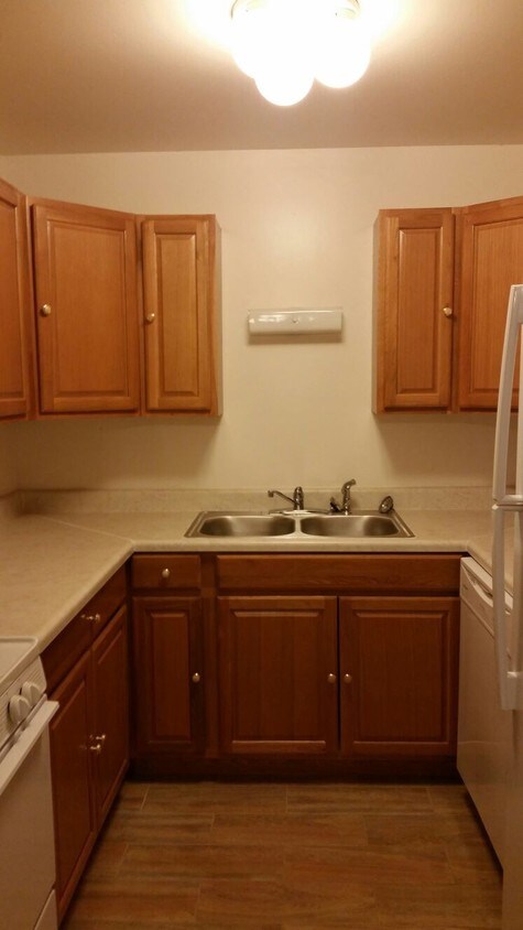 Primary Photo - 8116 Waterbury Ct