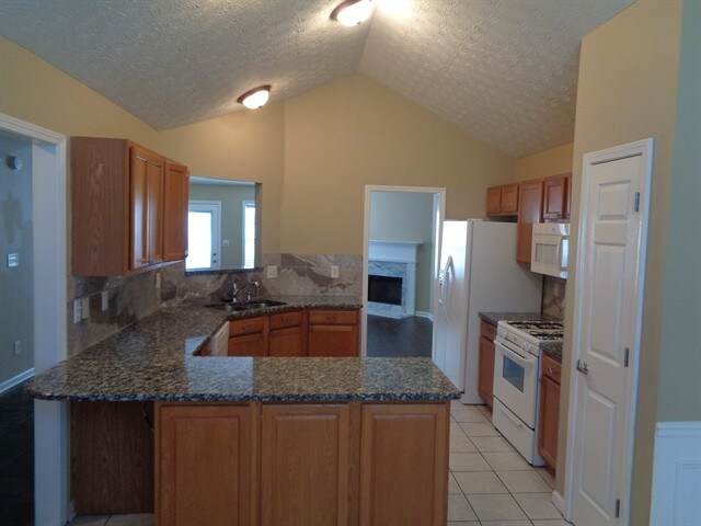 Building Photo - 660 James Ridge Drive