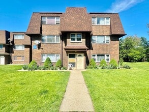 Building Photo - 8147 Ogden Ave