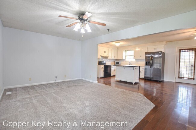 Foto del edificio - 3 br, 1.5 bath House - 1052 Tolliver Way