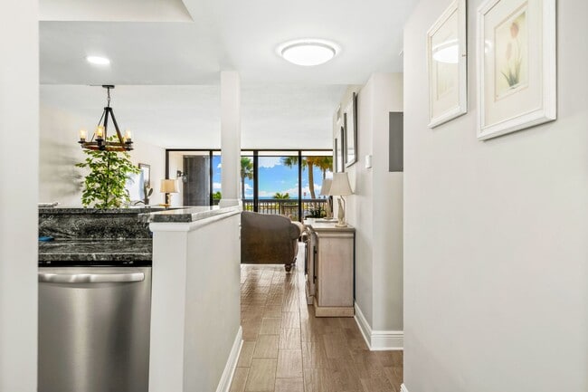 Building Photo - Oceanview 2 BR 2 BA in Vero Beach Turnkey Monthly Rental