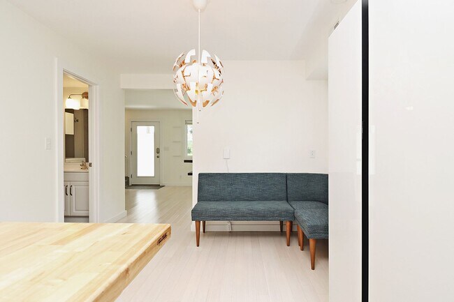 Building Photo - Bright & Modern Downtown Home Near UVA Medical Center