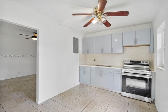 Foto del edificio - 535 NW 18th St
