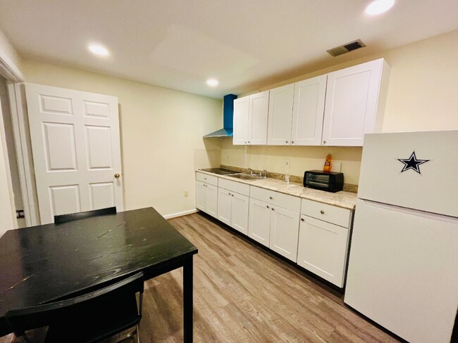 Foto del edificio - 5504 Lakewhite Ct