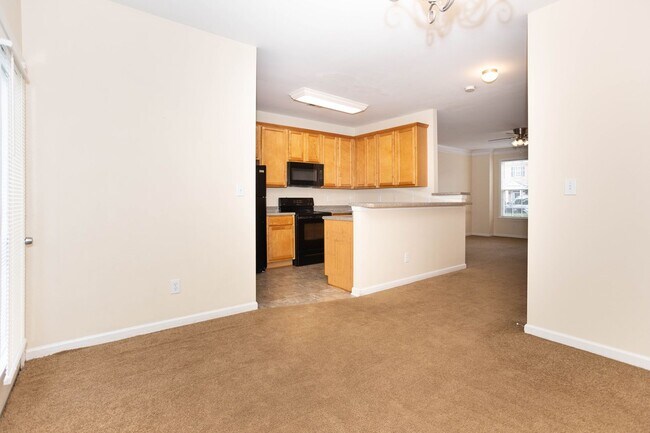Foto del edificio - Price Drop Alert!  Beautiful Townhome in K...
