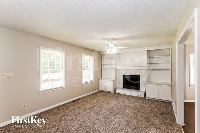 Building Photo - 1775 Independence Dr