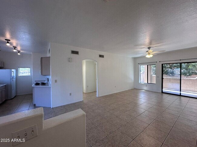 Building Photo - 13818 N Saguaro Blvd