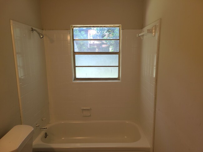 Building Photo - 2112 Melanie Drive