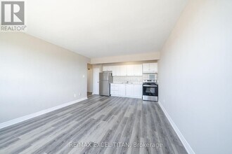 Building Photo - 468 Ottawa St N