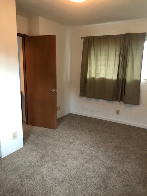 Building Photo - 718 Lalani Cir