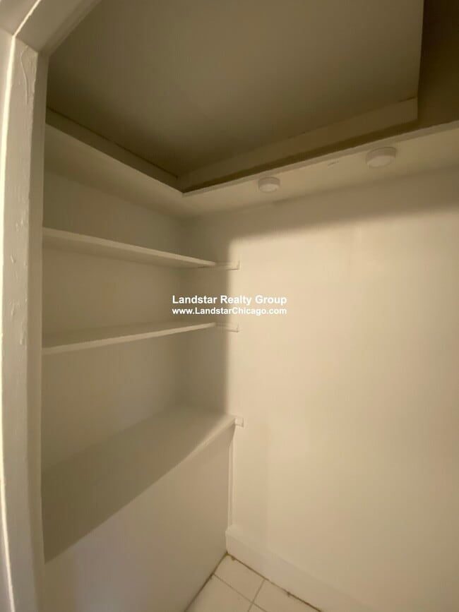 Building Photo - 4617 N Albany Ave