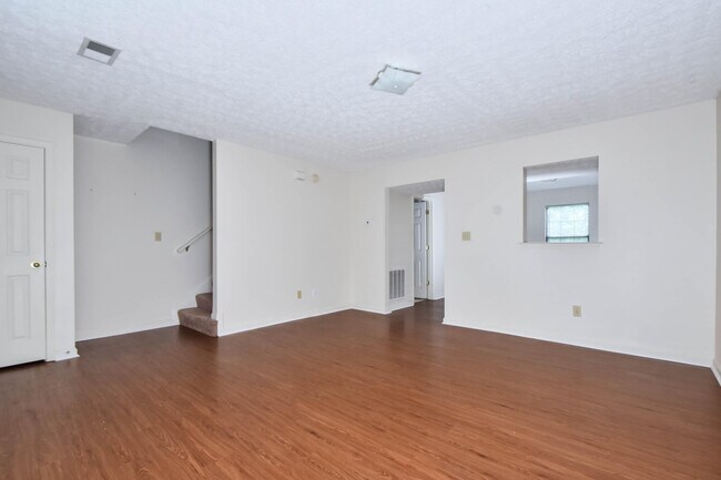 Building Photo - 537 Deaton Pl