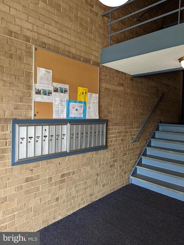 416 Girard St Unit 302, Gaithersburg, MD 20877 Room for Rent in