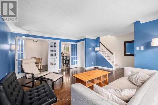 Building Photo - 54 Scrivens St
